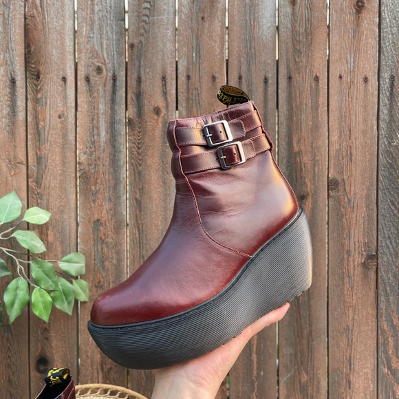 Dr. Martens Caitlin platform boots Us 6 - Picture 10 of 11